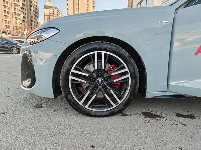 Audi Audi A5L 2.0T sports version quattro