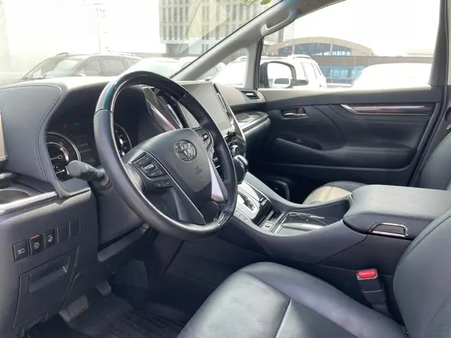 TOYOTA Wilfa Dual engine 2.5L HV Deluxe Edition