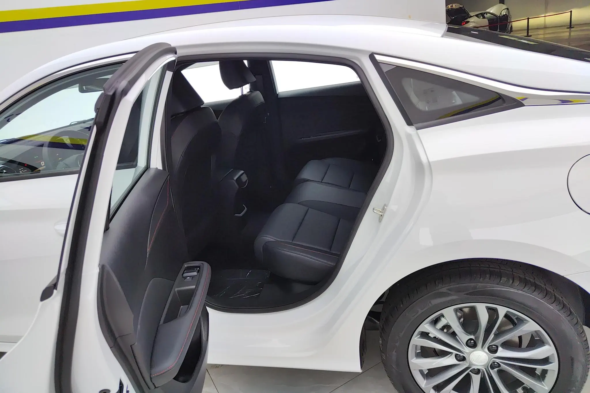 MG MG5 180DVVT Global First Edition