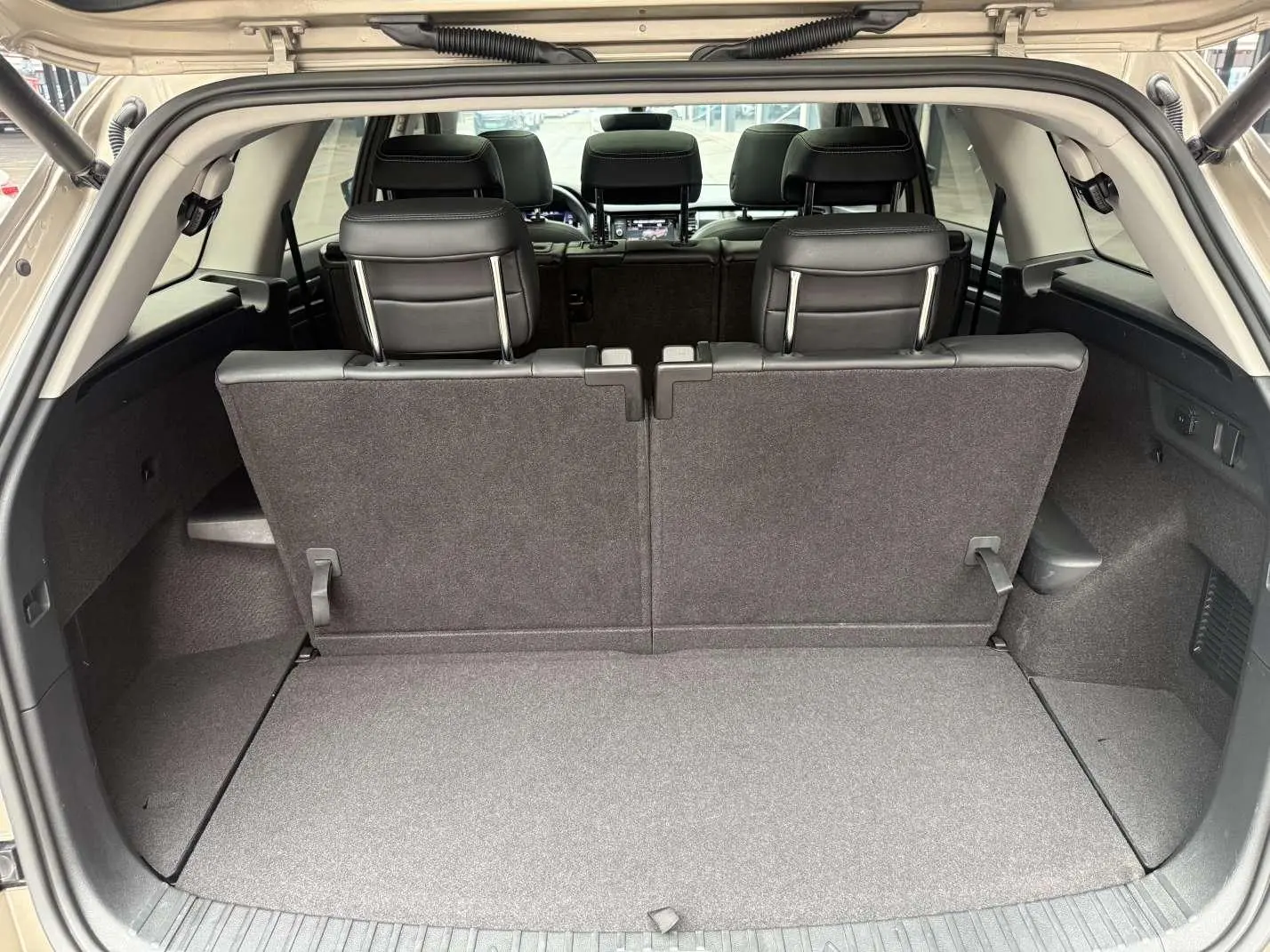 Skoda Kodiak ZI330 7-seater two-wheel drive luxury Premium edition