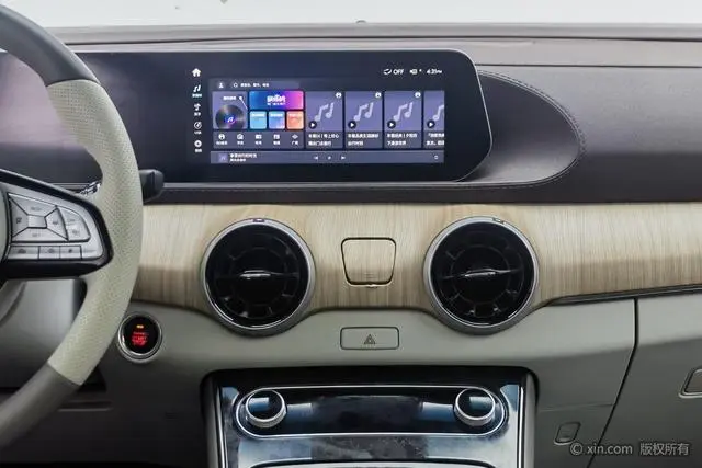 Dongfeng Fengxing Popular yachts 1.5T DCT Wave by Wave version