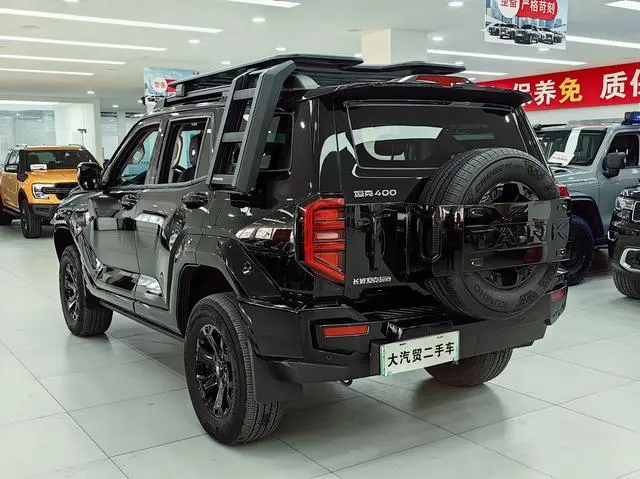 Tank Tank 400 Hi4-T Off-road version