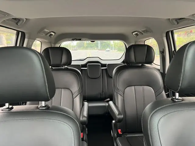 GAC Trumpchi M6 270T Automatic Deluxe Edition 7 seats