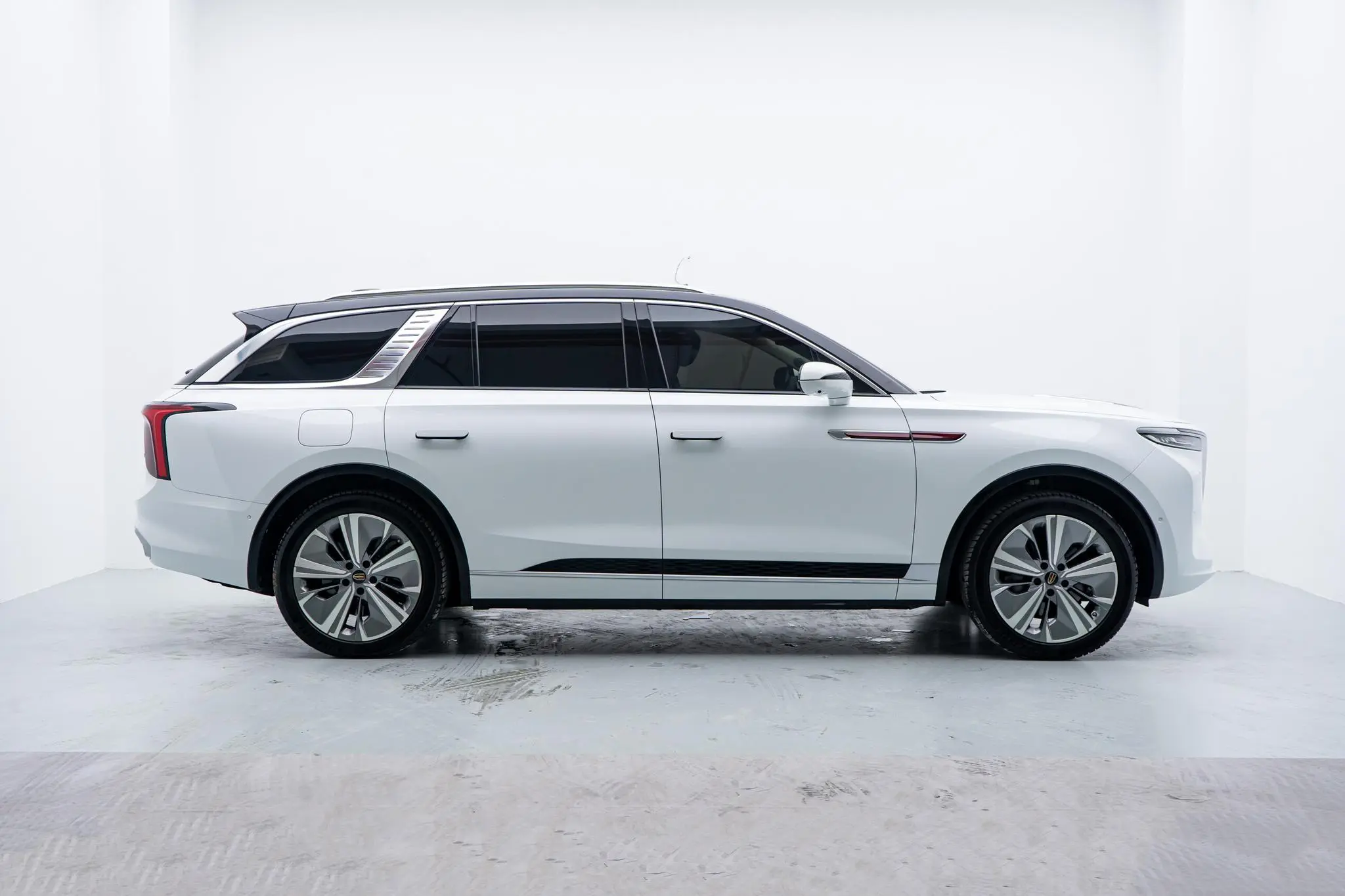Hongqi Hongqi E-HS9 Facelifted 690km flag enjoy edition six-seater