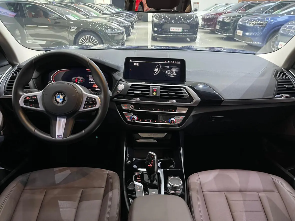 BMW BMW X3 xDrive25i M sports suit