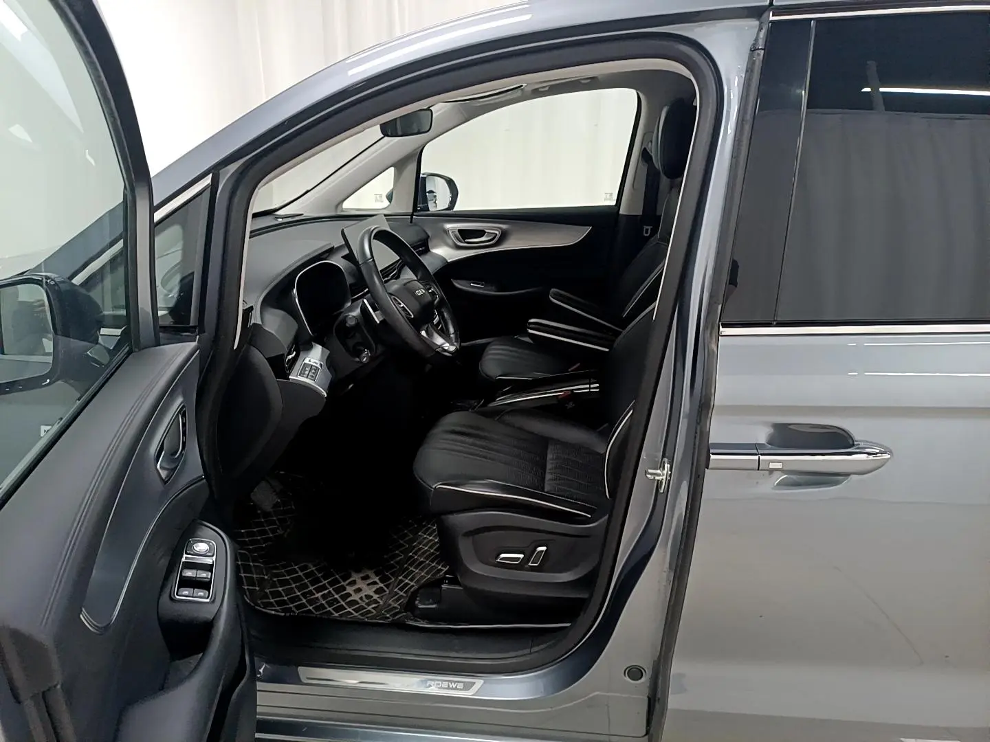 Roewe Roewe iMAX8 400TGI Premium Edition