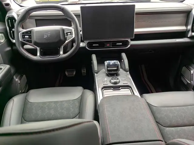Chery Jetour Jet Traveler 2.0TD four-wheel drive through