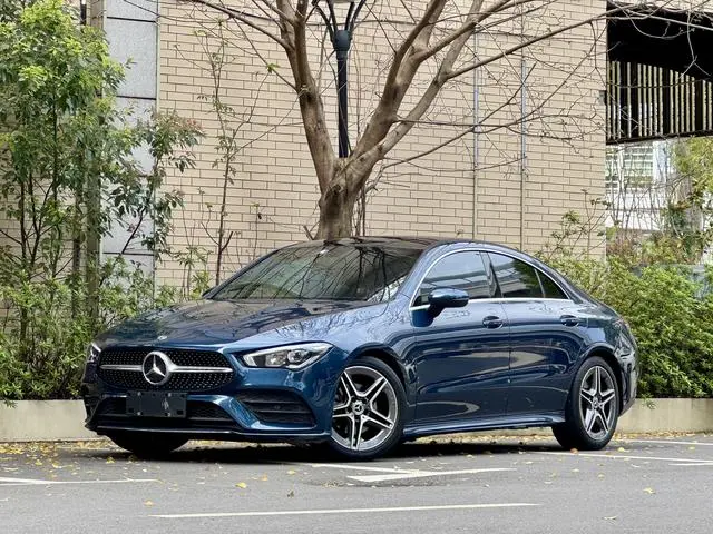 Mercedes-Benz Mercedes-Benz CLA CLA 200 four-door coupe