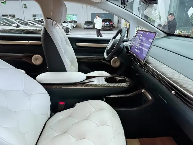 Baojun clouds 460 Pro