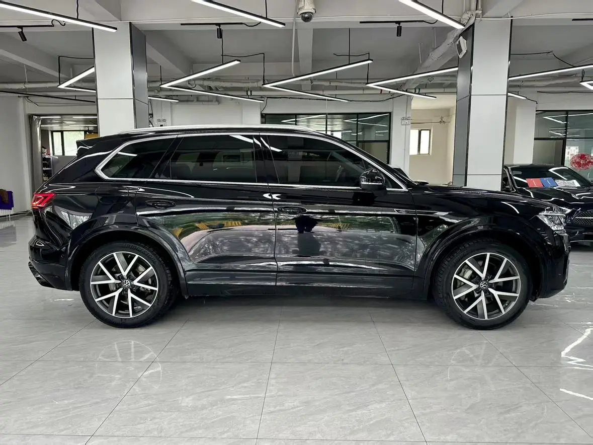 Volkswagen Touareg 3.0 TSI Ruixiang Edition Classic Sports Suit