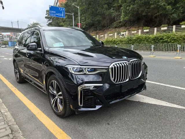 BMW BMW X7 xDrive40i Exclusive M Sports Suit
