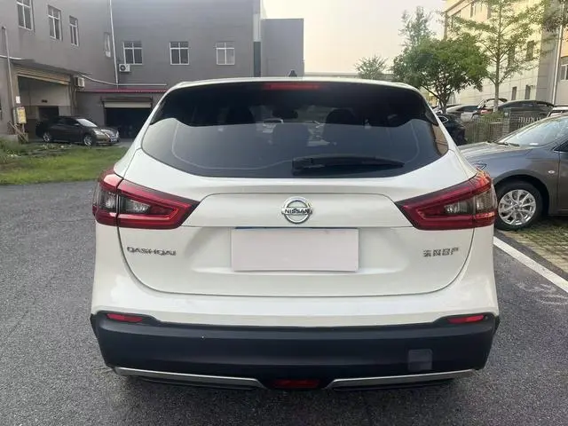Nissan Qashqai 2.0 L XV Smart Edition