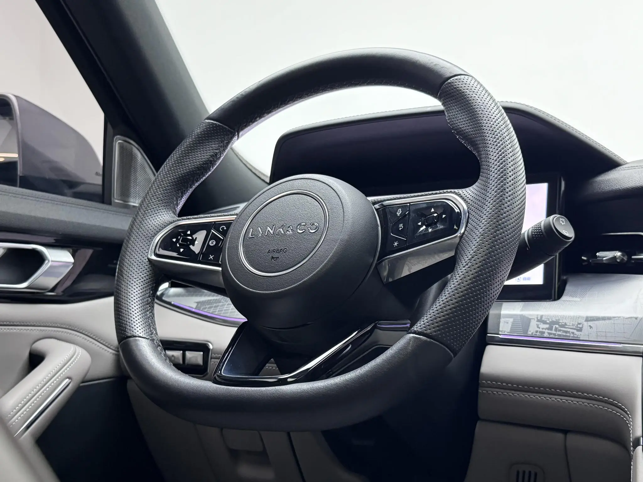 LYNK & CO Lynk &Co. 09 EM-P EM-P 2.0 TD Voyage Edition Six-seater PM