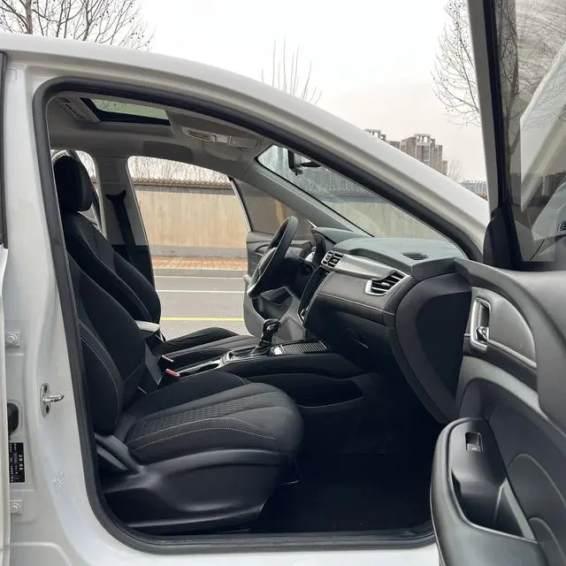 Roewe Roewe i5 1.5L automatic 4G Interconnection Linghao Version