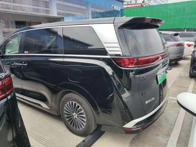 Denza Denza D9 EV Smart driving version 600 four-wheel drive flagship model