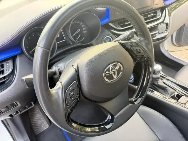TOYOTA Toyota C-HR 2.0L Deluxe Edition