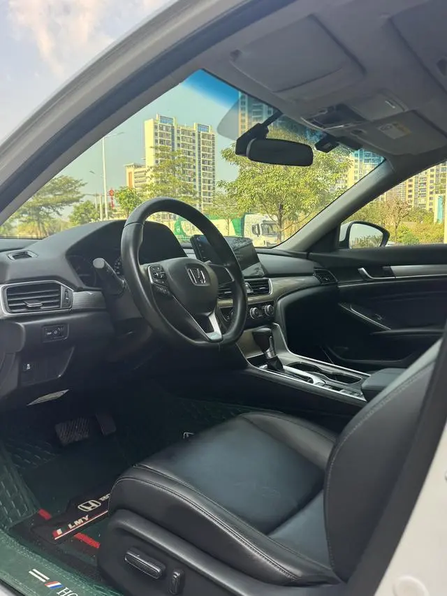Honda Accord 260TURBO Deluxe Edition