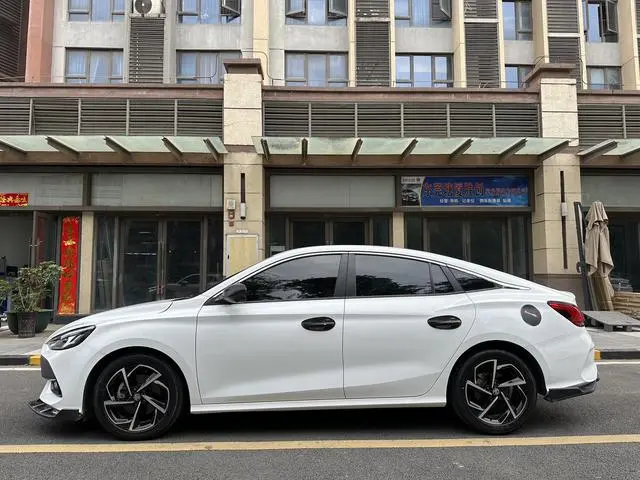MG MG5 300TGI DCT Green Luxury Ultimate Edition