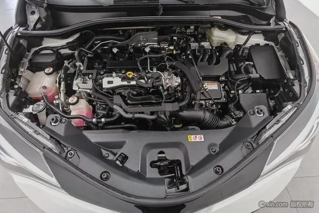 TOYOTA Toyota C-HR Dual engine 2.0L E-CVT Deluxe Edition