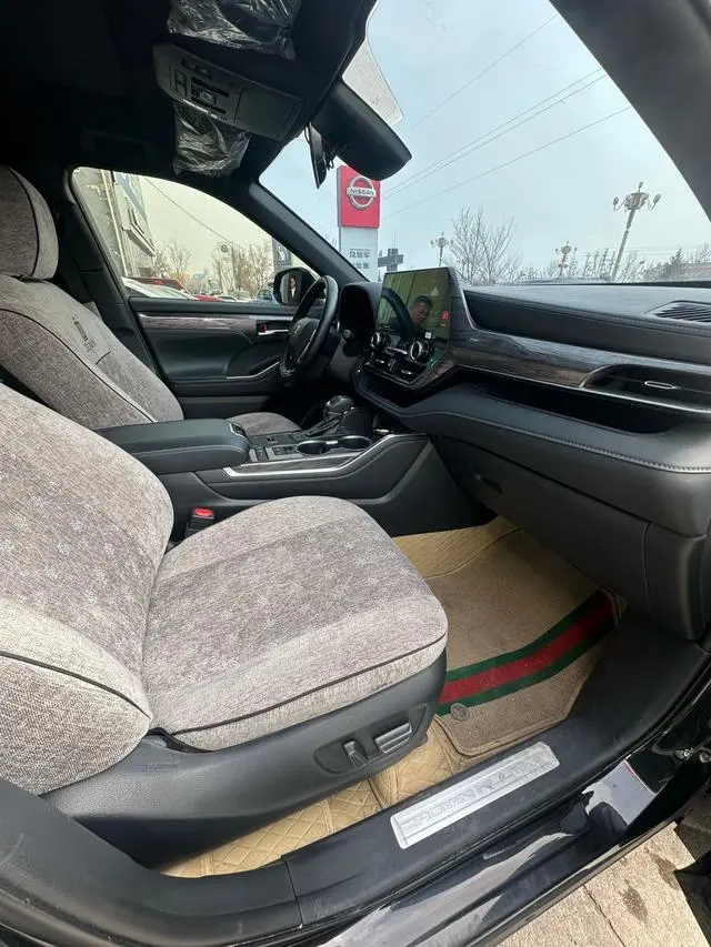 TOYOTA Crown Lufang Smart electric hybrid dual engine 2.5L E-CVT four-wheel drive Premium Edition