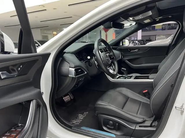 Jaguar Jaguar XEL 2.0T 250PS R-DYNAMIC S Enterprising Sports Edition