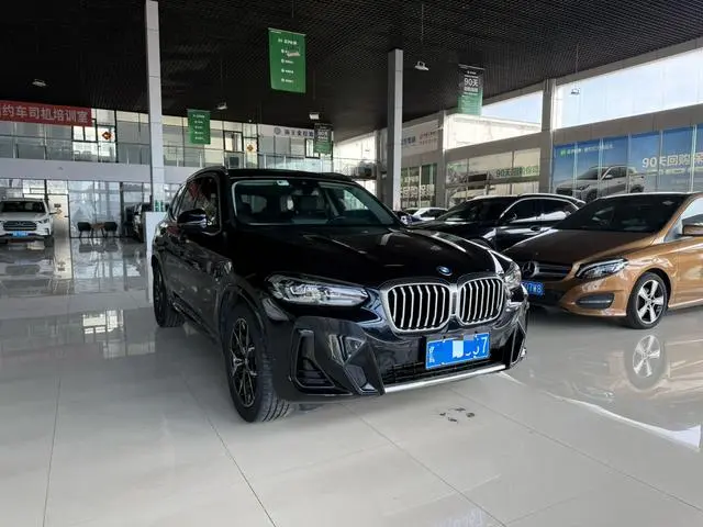 BMW BMW X3 Facelift xDrive25i M sports suit