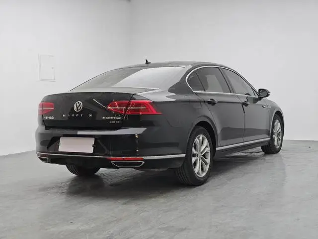 Volkswagen Magotan 330TSI DSG Luxury Country VI