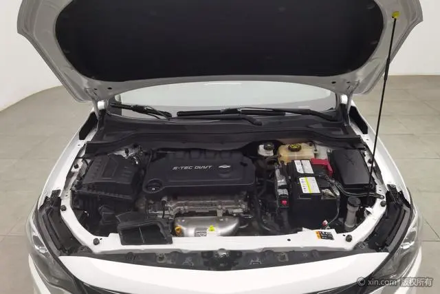 Chevrolet Cruze 320 automatic Enjoy Skylight version