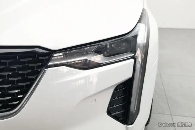 Cadillac Cadillac CT4 28T luxury