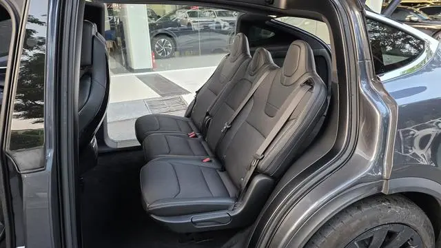 Tesla Model X 75D