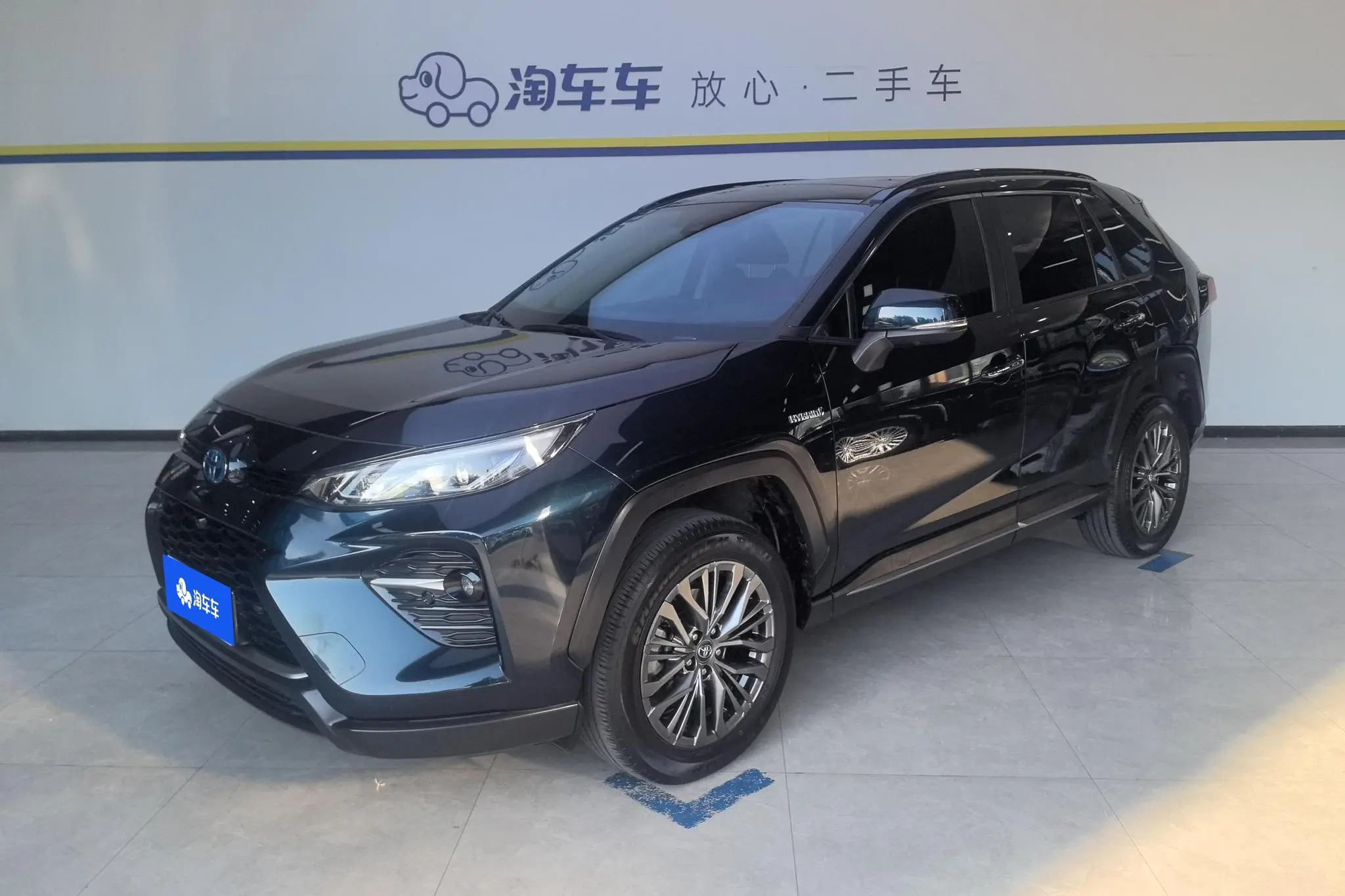 TOYOTA Wilanda Dual engine 2.5L four-wheel drive Premium edition