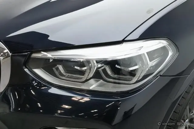 BMW BMW X4 xDrive25i M sports suit