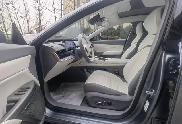 Dongfeng eπ eπ007 Pure electric 540 four-wheel drive Max version