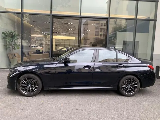 BMW BMW 3 Series 330i M Sports Yao Ye Suit