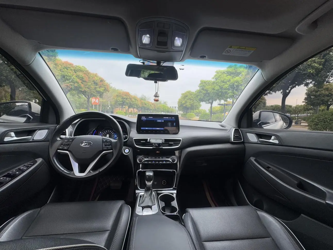 Hyundai Tucson 280TGDi dual-clutch two-wheel drive Zhilian version Country VI