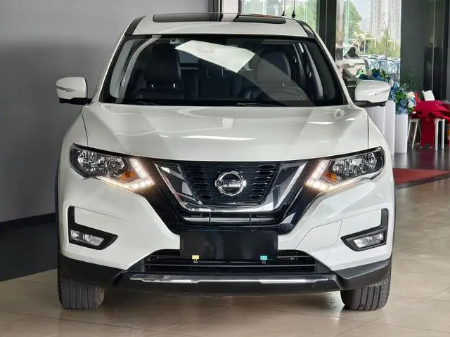 Nissan Qijun 2.5L CVT Zhilian seven-seater leading version 4WD