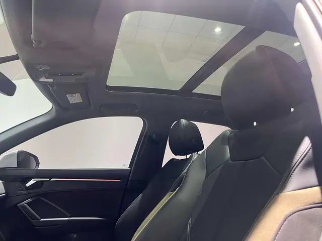 Audi Audi Q3 35 TFSI fashion and elegant