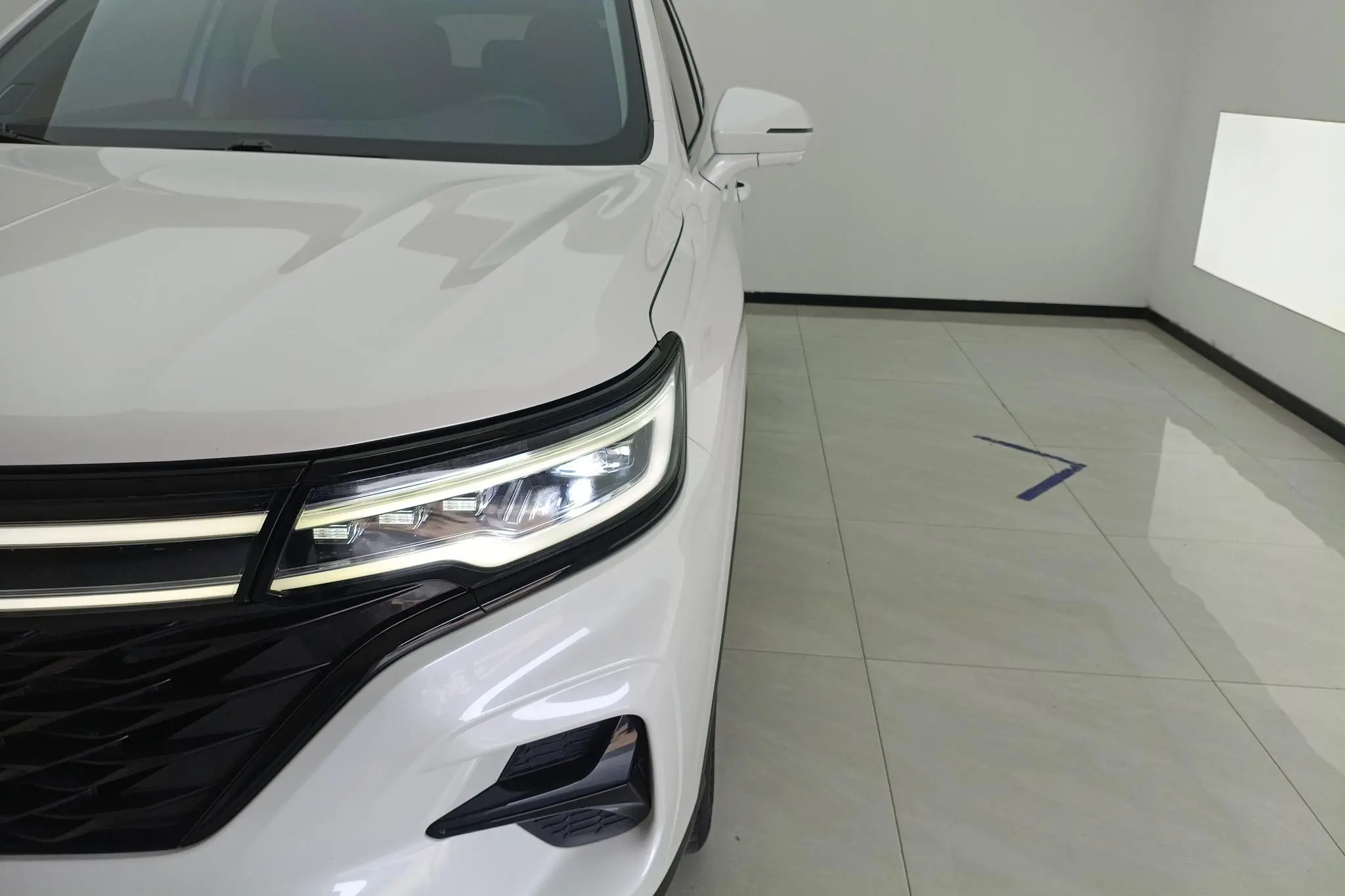 Roewe Roewe RX5 MAX Supreme series 300TGI automatic Smart Cockpit version