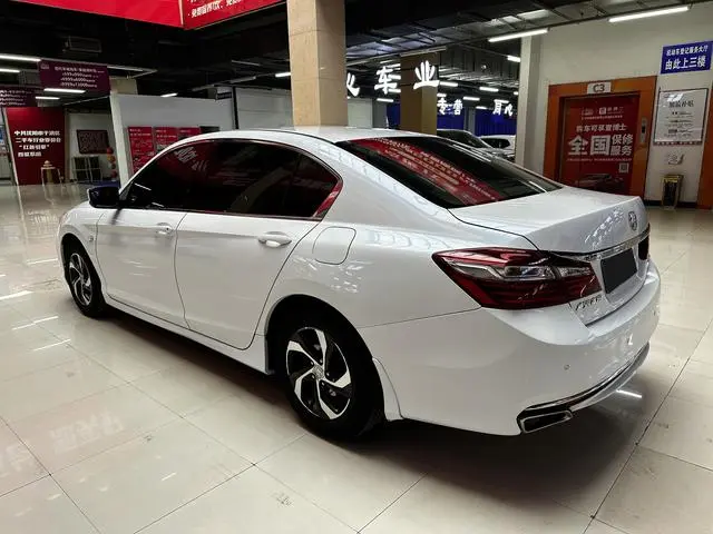 Honda Accord 2.0L Comfort Version