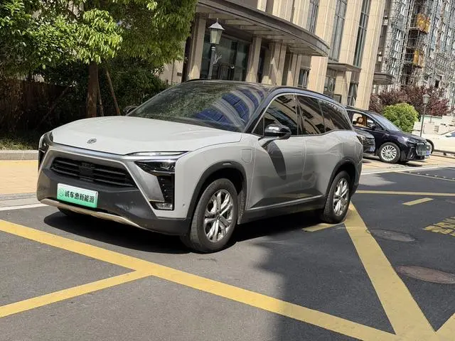 NIO NIO ES8 450KM six-seater version