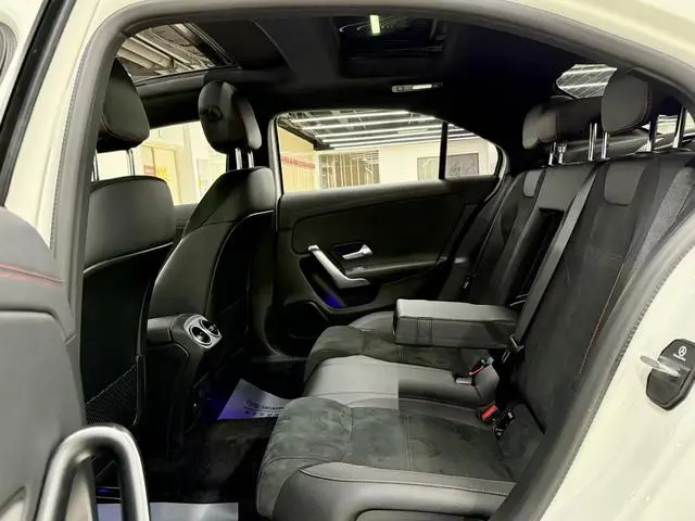 Mercedes-Benz Mercedes-Benz A-class A 200 L sports sedan fashion Version