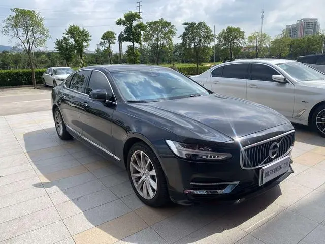 Volvo Volvo S90 PHEV Facelift 2.0 T T8 E-drive hybrid Zhiyi Deluxe Edition