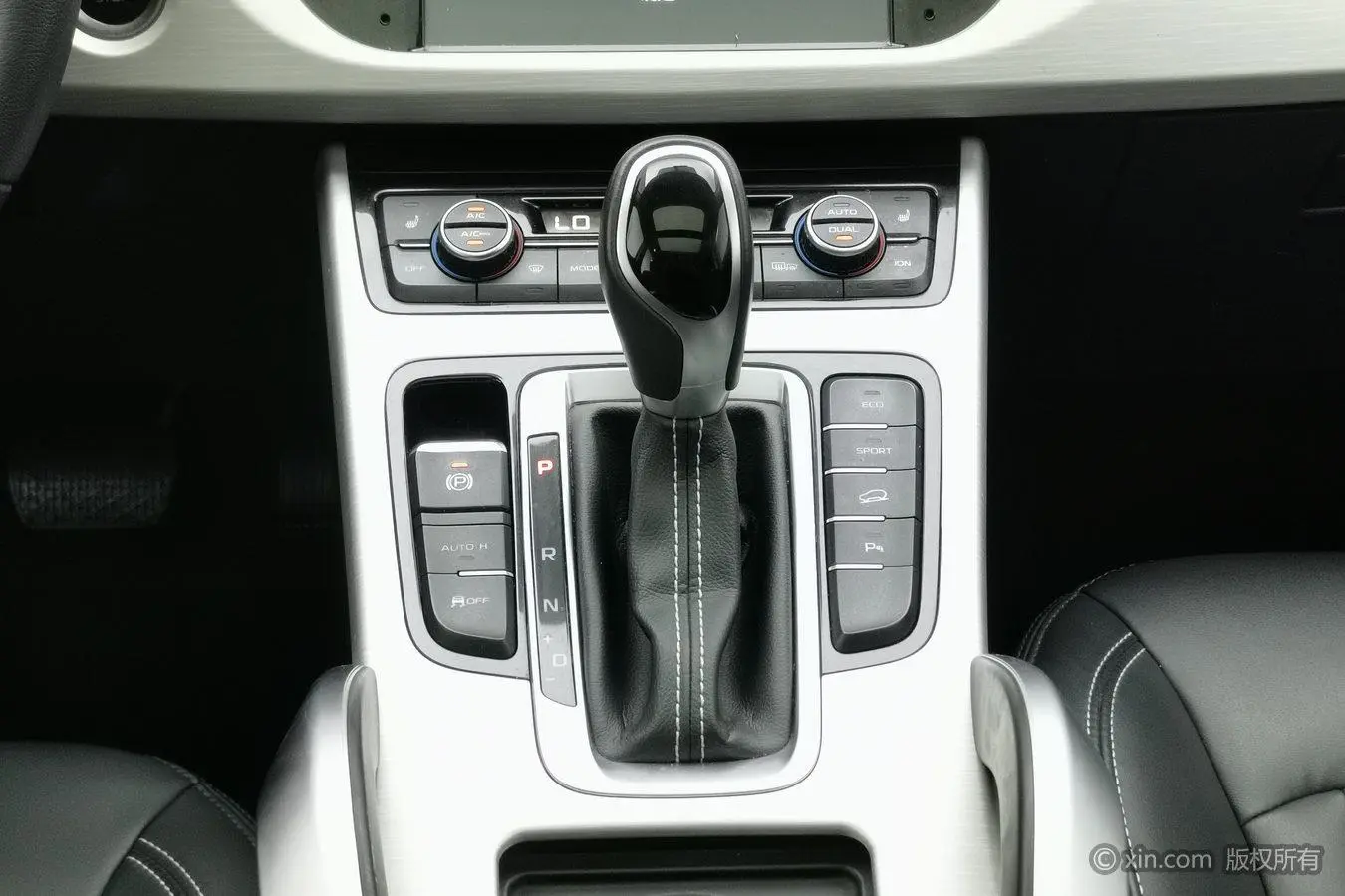 Geely Boyue 1.8TD automatic two-wheel drive intelligent 4G connected version