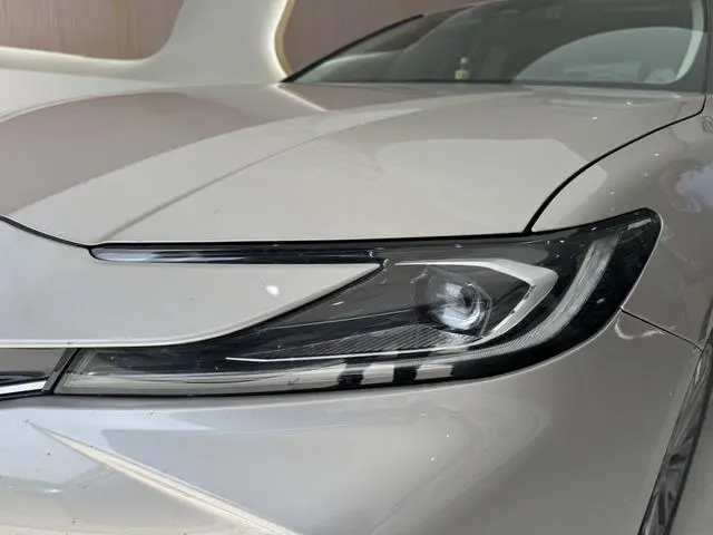TOYOTA Camry Dual Engine 2.0 HGVP Deluxe Edition