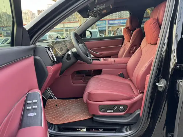 AITO Ask the world M8 Extended range Ultra six-seater version