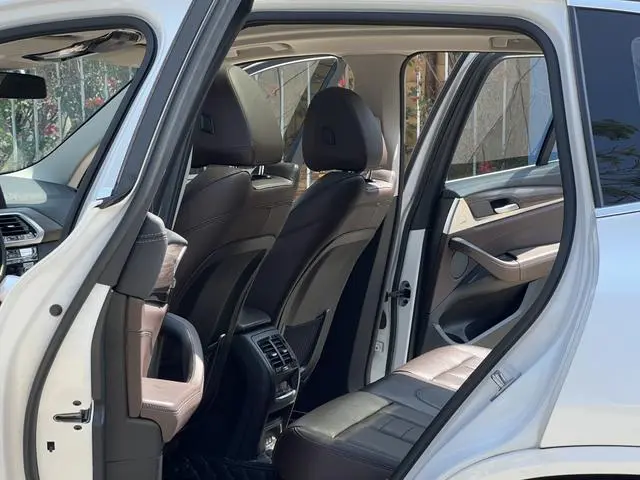BMW BMW X3 xDrive28i M sports suit