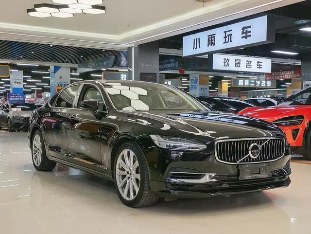 Volvo Volvo S90 PHEV T8 E-drive hybrid Honor Edition 3-seater Country VI