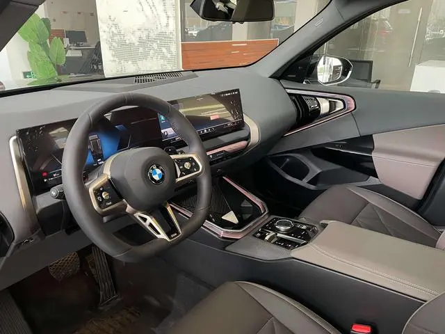 BMW BMW X3 xDrive30L leading M sports suit