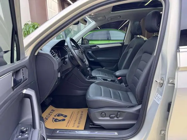 Volkswagen Tiguan L PHEV 1.4T plug-in hybrid Premium Edition