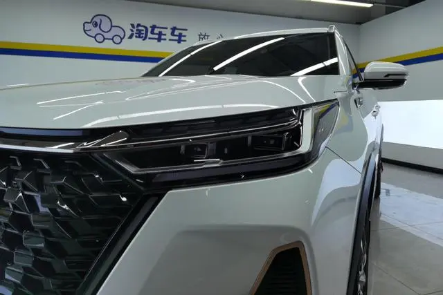 Chery Fulwin Tiggo 8 PRO Champion Edition 390T two-wheel drive Peak Edition 5 seats